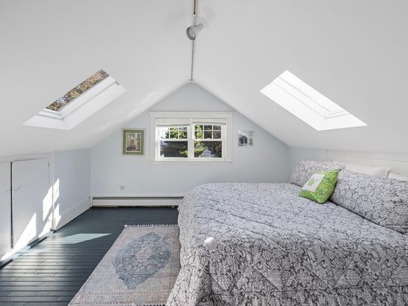 3 Oak St, Marblehead MA 01945