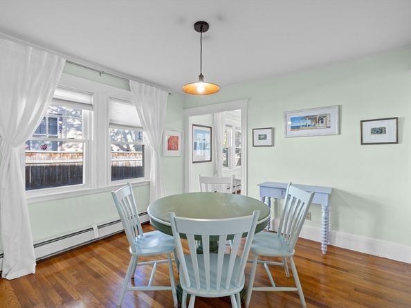 3 Oak St, Marblehead MA 01945