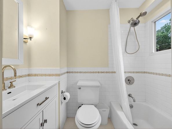 24 Newbern St 24, Boston MA 02130