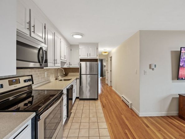 224 School St 10, Walpole MA 02081