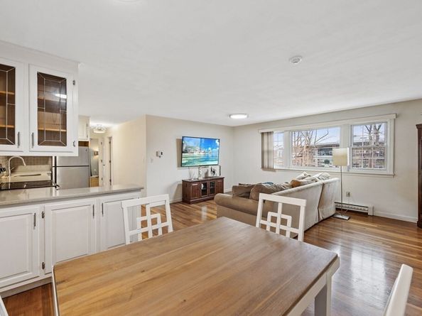 224 School St 10, Walpole MA 02081