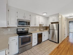 224 School St 10, Walpole MA 02081