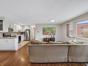 224 School St 10, Walpole MA 02081
