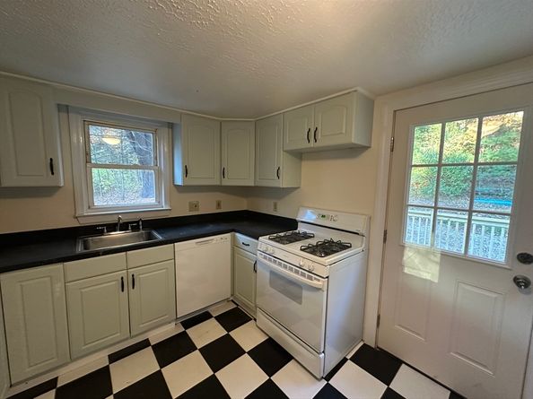 28 E Brookfield Rd, North Brookfield MA 01535
