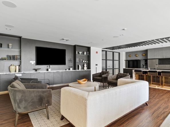 99 Sumner St 101, Boston MA 02128