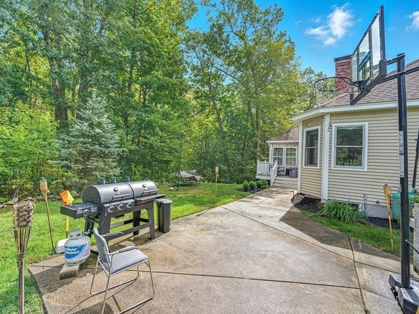 30 Forest St, Newbury MA 01922