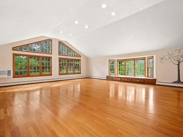 94 Goodmans Hill Rd, Sudbury MA 01776