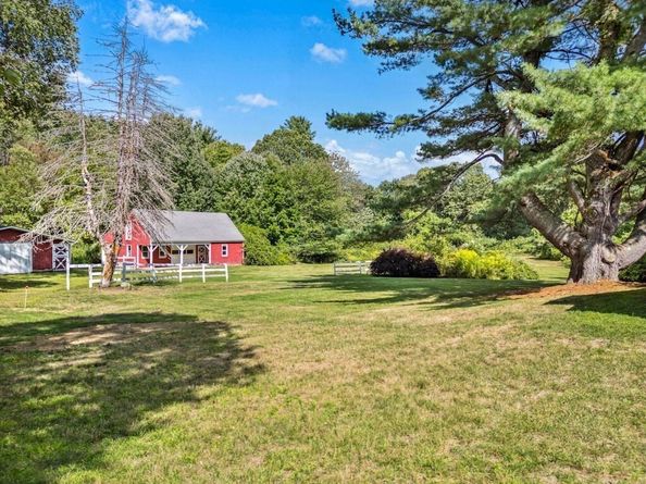 94 Goodmans Hill Rd, Sudbury MA 01776