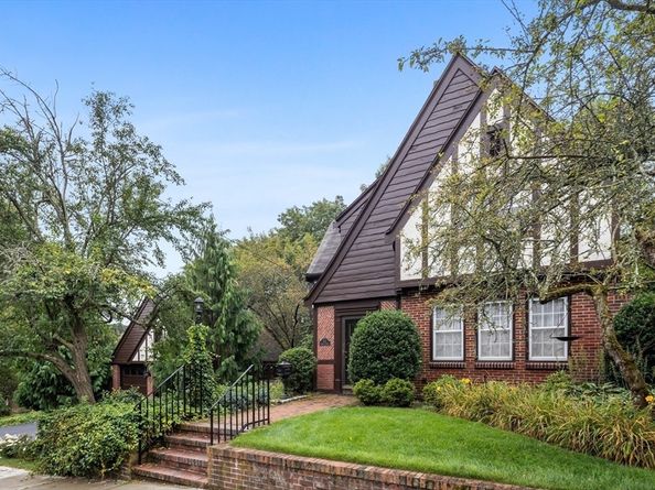 111 Shawmut St, Quincy MA 02169