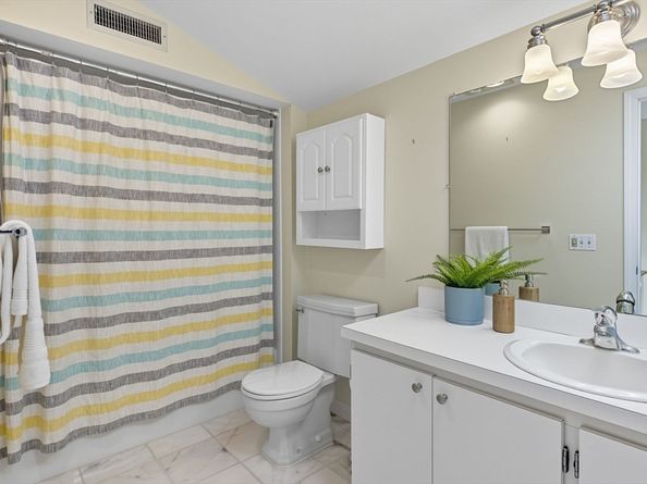 8 Fox Hollow 8, Wayland MA 01778