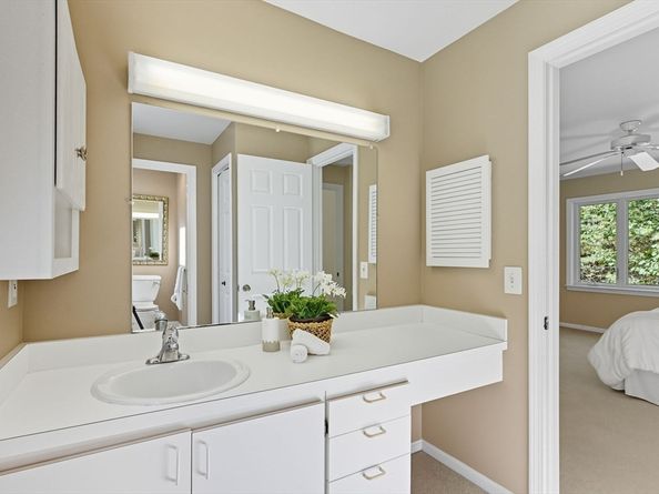 8 Fox Hollow 8, Wayland MA 01778