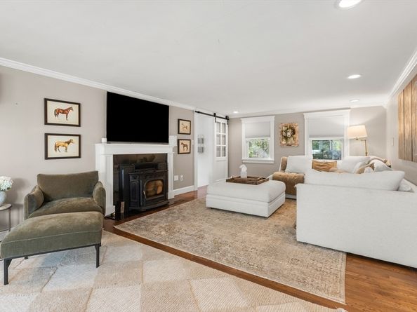 34 Roberts Rd, Boxford MA 01921