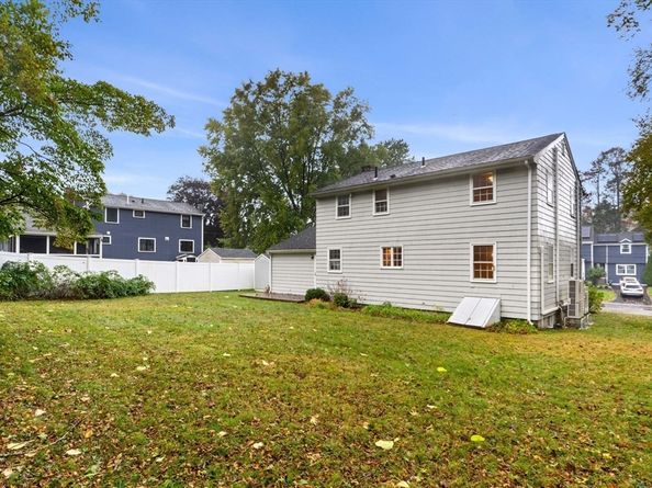 10 Rawson Hill Road, Newburyport MA 01950