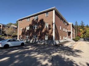271 Boston Post Rd E 4, Marlborough MA 01752