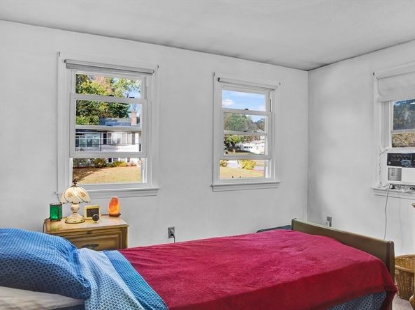 11 Rosewood Dr, Leominster MA 01453