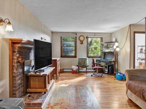 11 Rosewood Dr, Leominster MA 01453