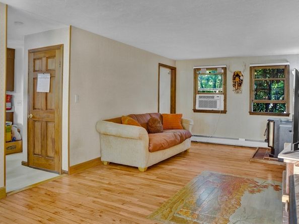 11 Rosewood Dr, Leominster MA 01453