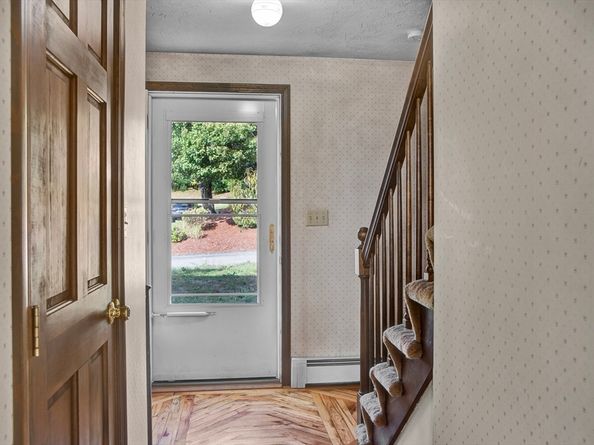 11 Rosewood Dr, Leominster MA 01453