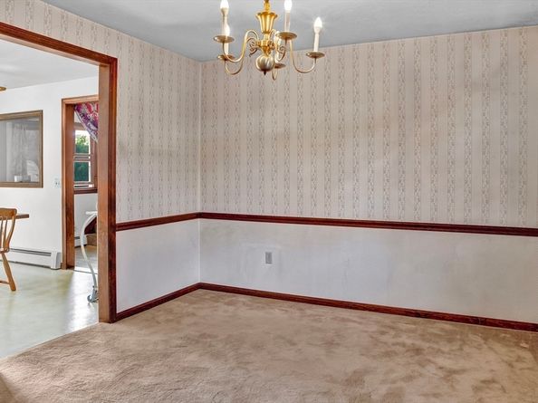 11 Rosewood Dr, Leominster MA 01453