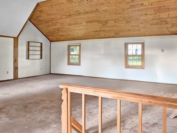11 Rosewood Dr, Leominster MA 01453