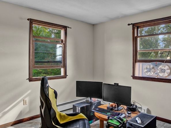 11 Rosewood Dr, Leominster MA 01453