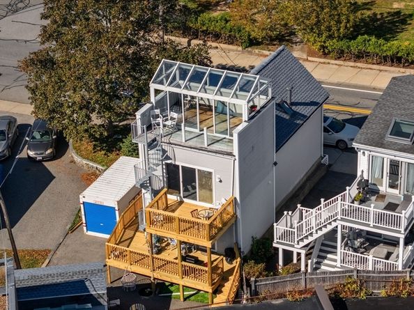 7 Lothrop St, Beverly MA 01915