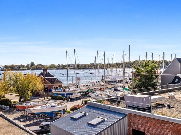 7 Lothrop St, Beverly MA 01915