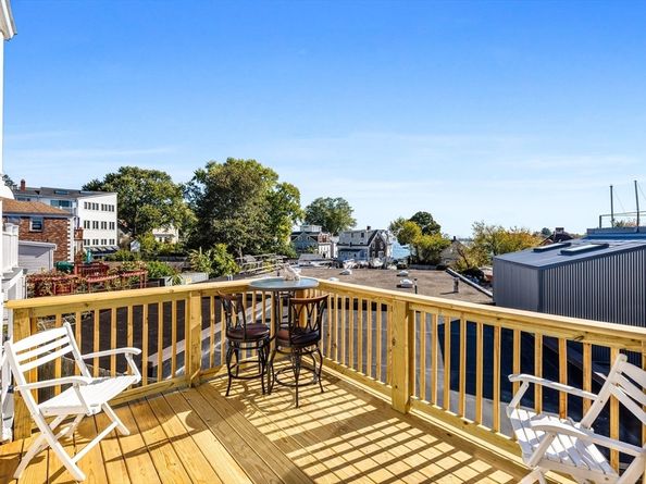 7 Lothrop St, Beverly MA 01915