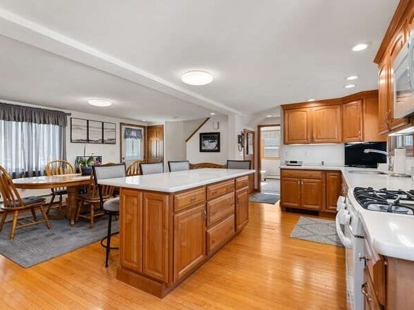 9 Spencer Ave, Saugus MA 01906