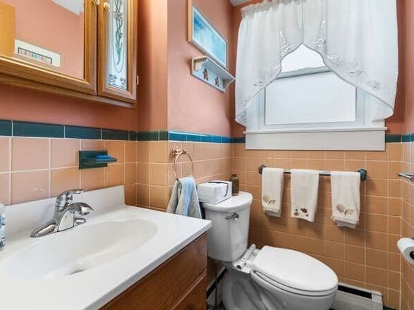 9 Spencer Ave, Saugus MA 01906