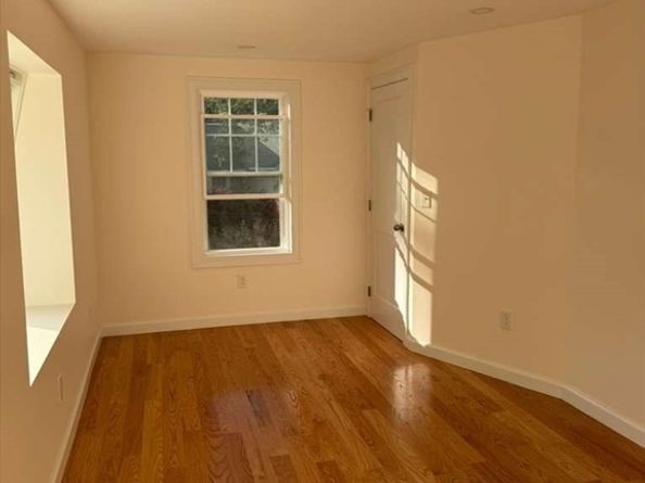 232 Lake Dr, Hamilton MA 01982