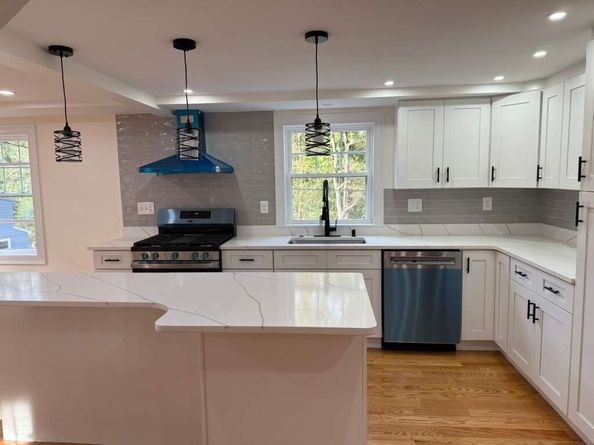 232 Lake Dr, Hamilton MA 01982