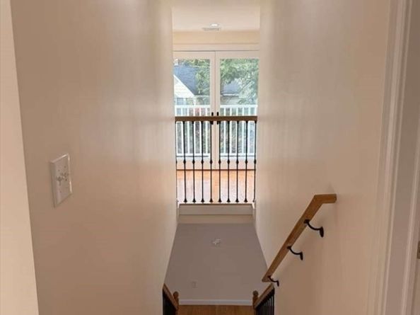 232 Lake Dr, Hamilton MA 01982