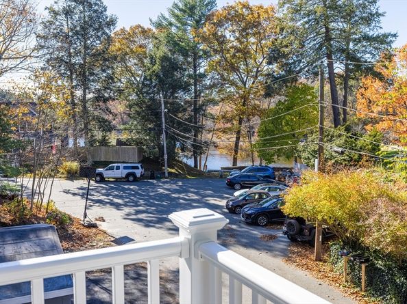 232 Lake Dr, Hamilton MA 01982