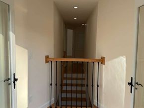 232 Lake Dr, Hamilton MA 01982