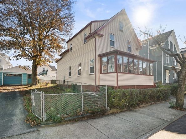 93 Robinson St, Lynn MA 01905