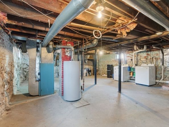 93 Robinson St, Lynn MA 01905