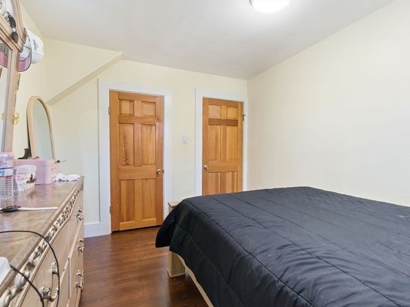 93 Robinson St, Lynn MA 01905