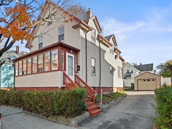 93 Robinson St, Lynn MA 01905