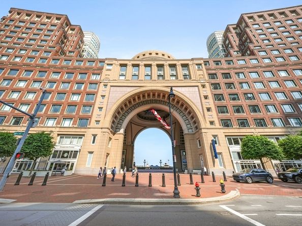 10 Rowes Wharf 1003, Boston MA 02110