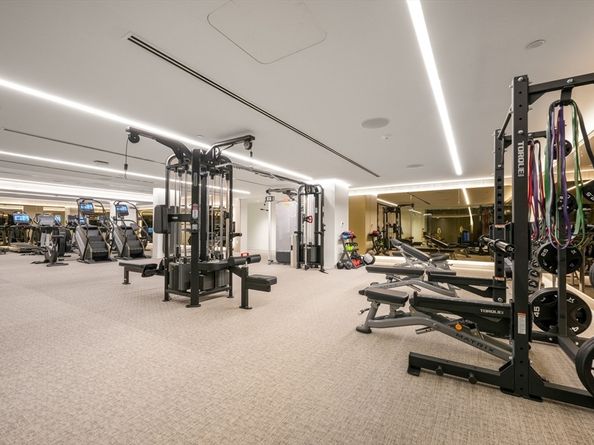 10 Rowes Wharf 1003, Boston MA 02110