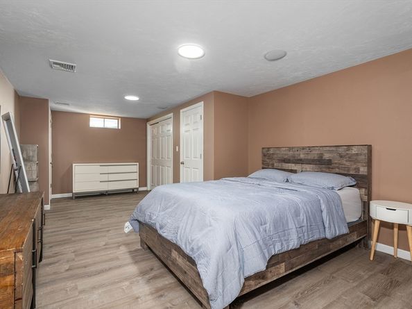 4 Horseneck Road, Shrewsbury MA 01545