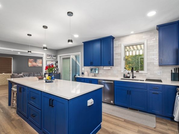 4 Horseneck Road, Shrewsbury MA 01545