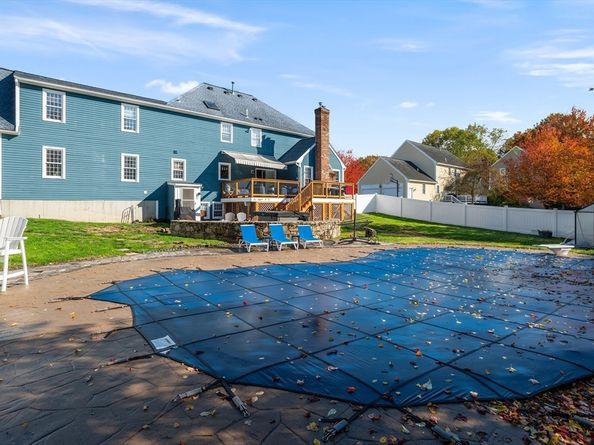 4 Horseneck Road, Shrewsbury MA 01545