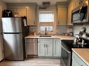 211 Lake Shore Dr, Weymouth MA 02189