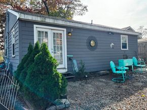 211 Lake Shore Dr, Weymouth MA 02189