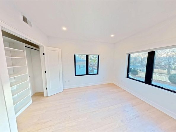 336-338 Neveda St 338, Newton MA 02460