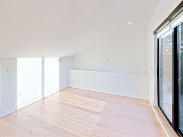 336-338 Neveda St 338, Newton MA 02460