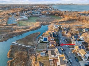 96 Utica St, Quincy MA 02169