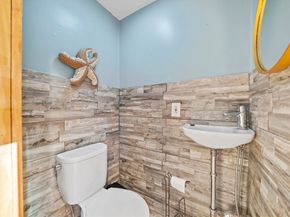 96 Utica St, Quincy MA 02169